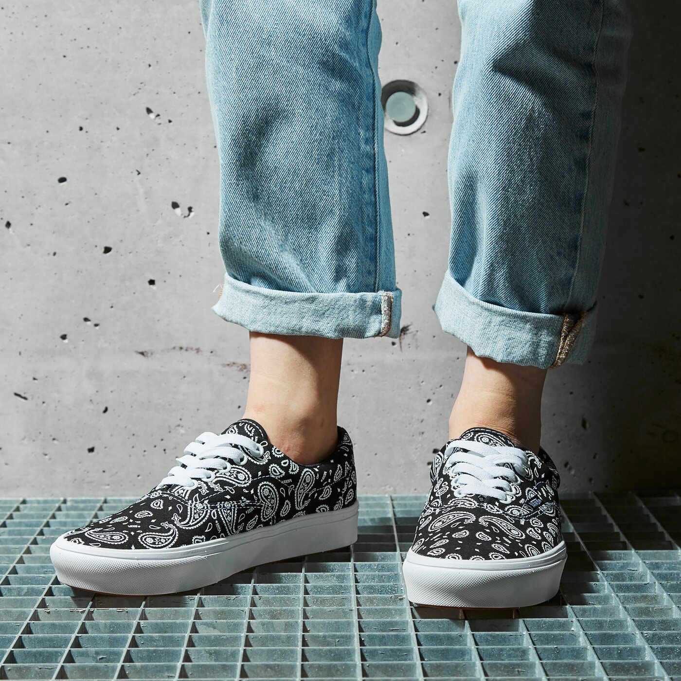 Дамски маратонки VANS UA COMFYCUSH ERA vn0a3wm942l1 цвят многоцветен