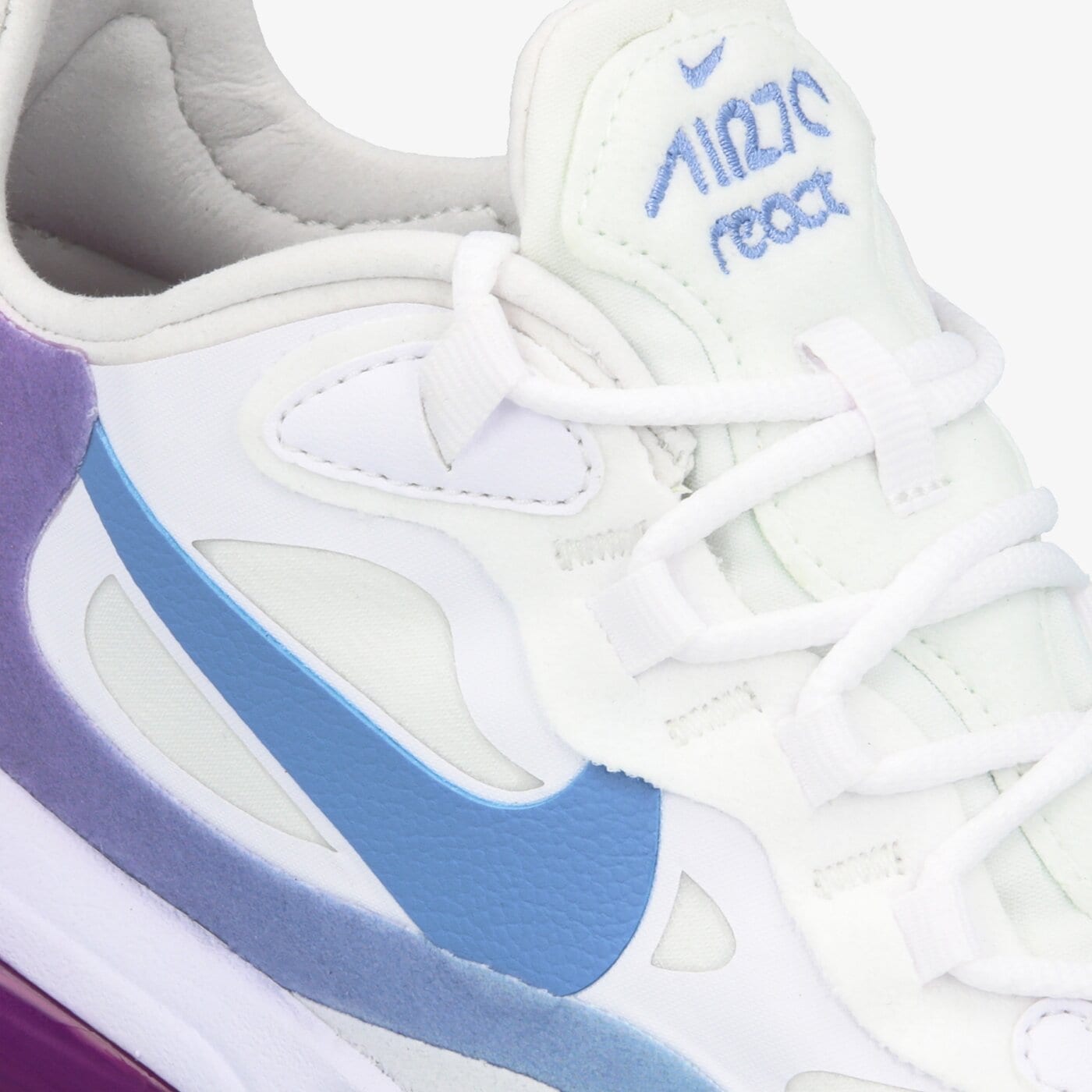 Дамски маратонки NIKE AIR MAX 270 REACT at6174-102 цвят бял