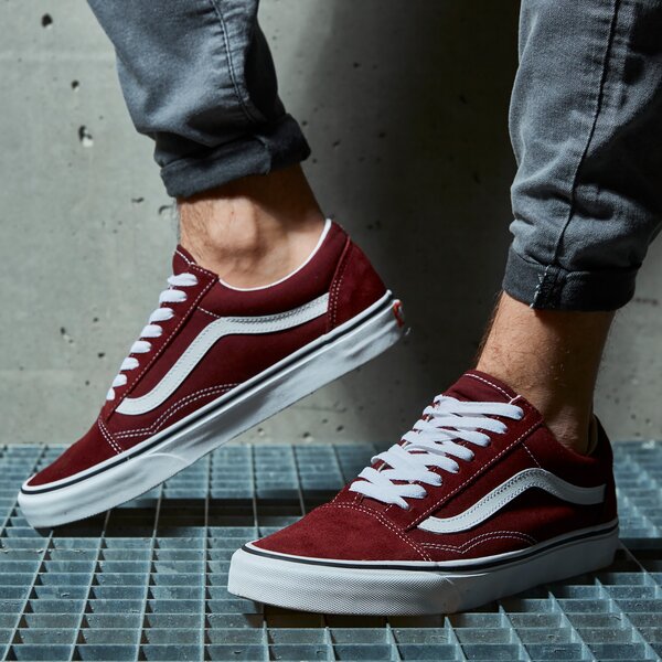 Мъжки маратонки VANS UA OLD SKOOL vn0a38g15u71 цвят бордо