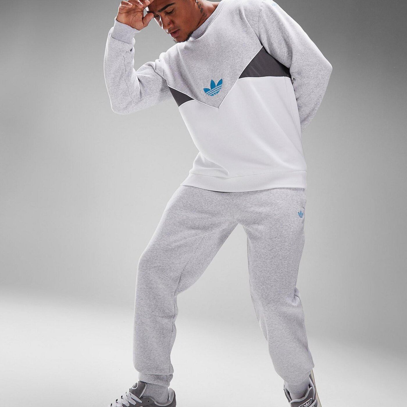 Мъжки суичър ADIDAS СУИТЧЪР C CREW SWEATHIRT ip6307 цвят сив