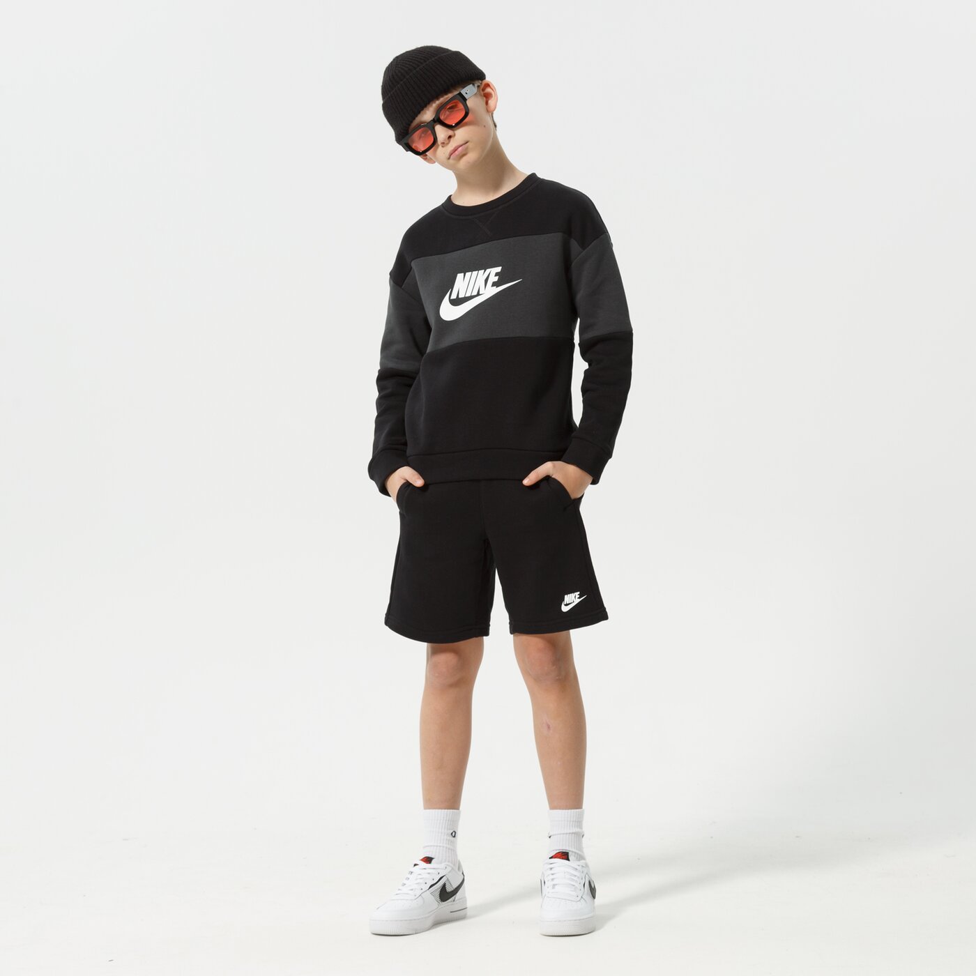 Детска тениска NIKE КОМПЛЕКТ K NSW FT CREW/SHORT TS BOY do6789-010 цвят черен
