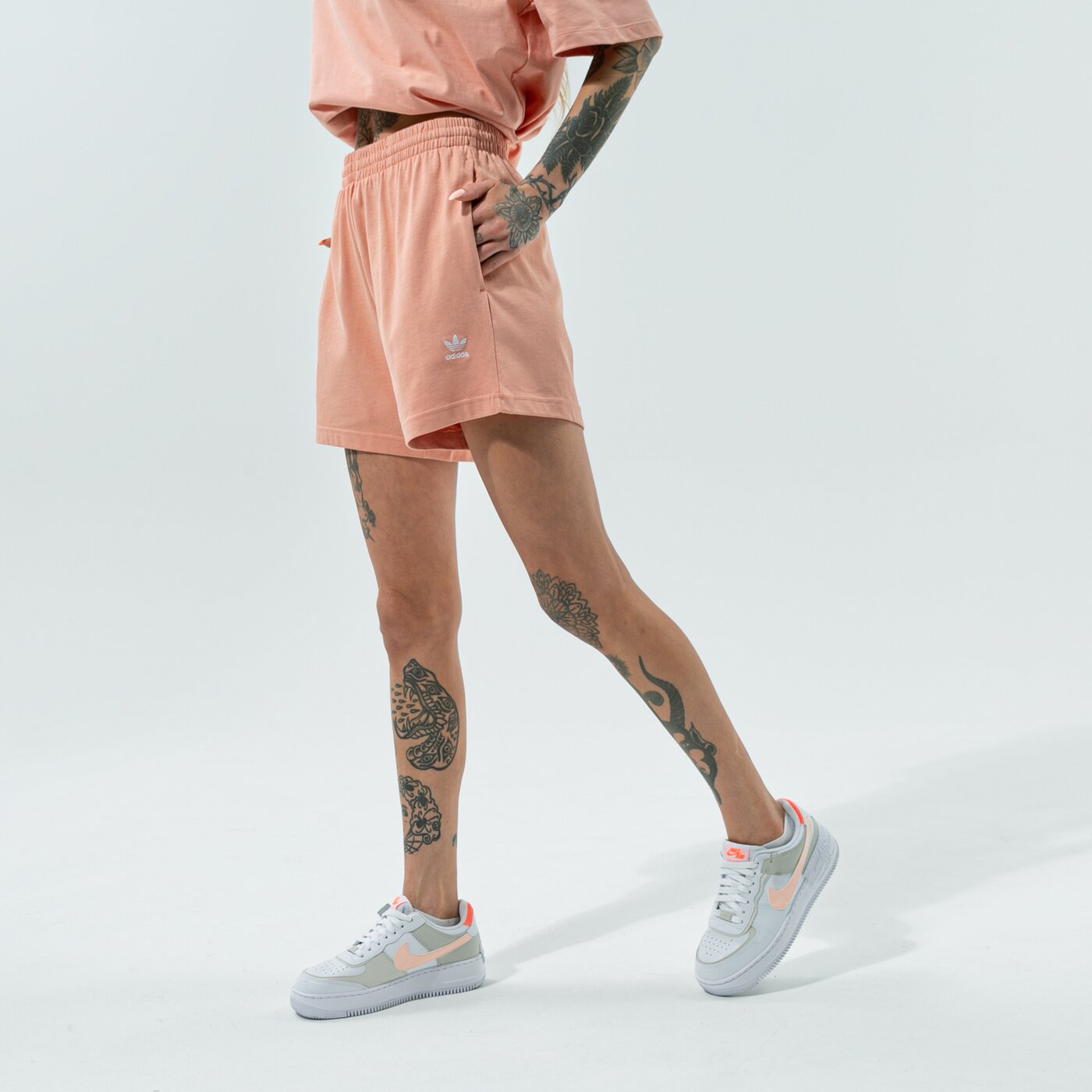 Дамски къси панталони ADIDAS ШОРТИ SHORTS h06608 цвят розов