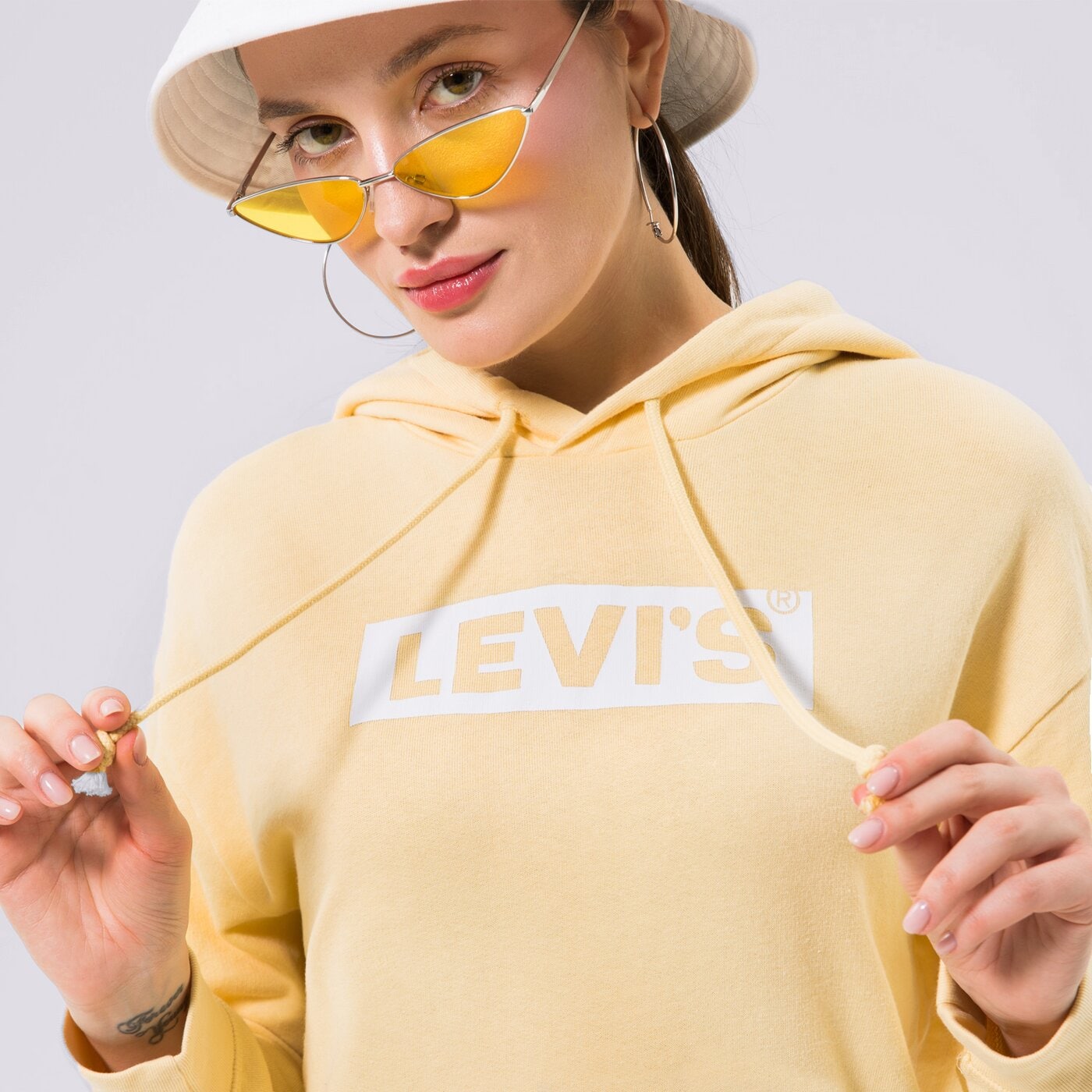 Дамски суичър LEVI'S СУИТЧЪР С КАЧУЛКА GRAPHIC STANDARD HOODIE 18487-0180 цвят бежов