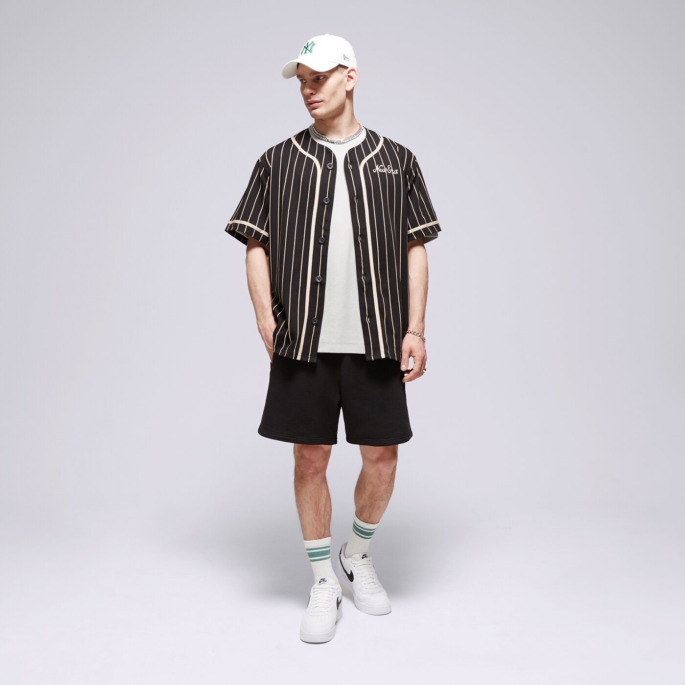 Мъжки къси панталони ALPHA INDUSTRIES ШОРТИ ALPHA ESSENTIALS RL SHORTS 14636303 цвят черен