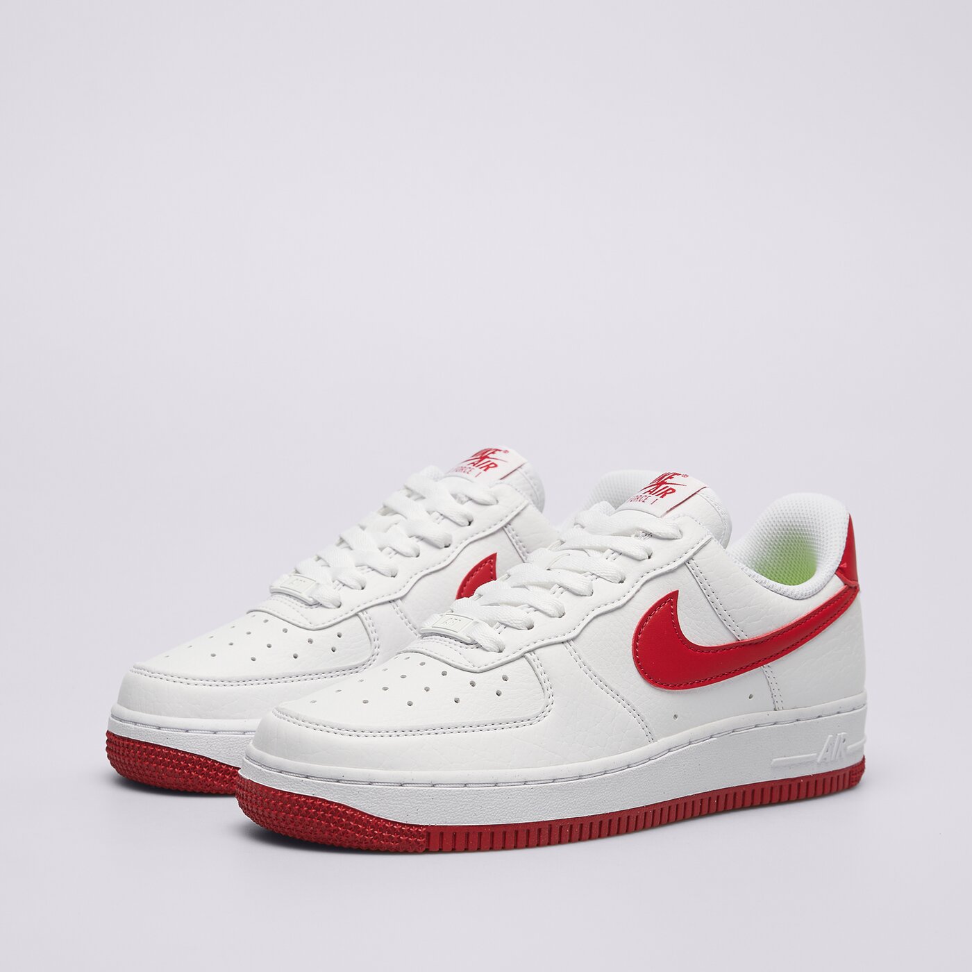 Дамски маратонки NIKE AIR FORCE 1 '07 SE dv3808-105 цвят бял