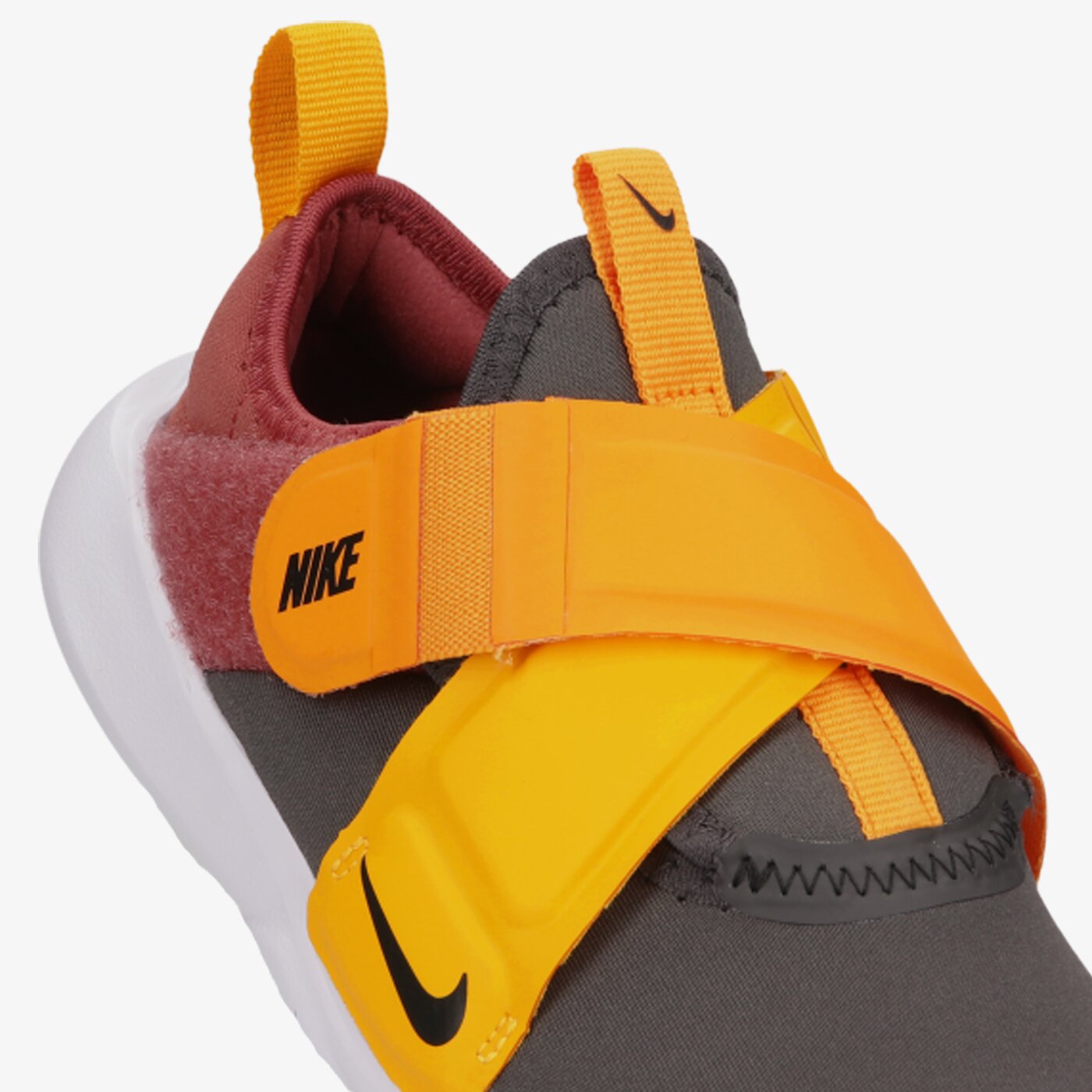 Детски маратонки NIKE KOEMI  cz0186-200 цвят черен
