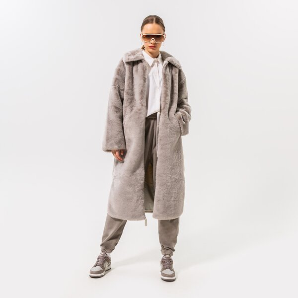 Дамско зимно яке NIKE ЯКЕ ЗИМНО W NSW FX FUR GFX AOP LNG JKT dq6838-012 цвят сив