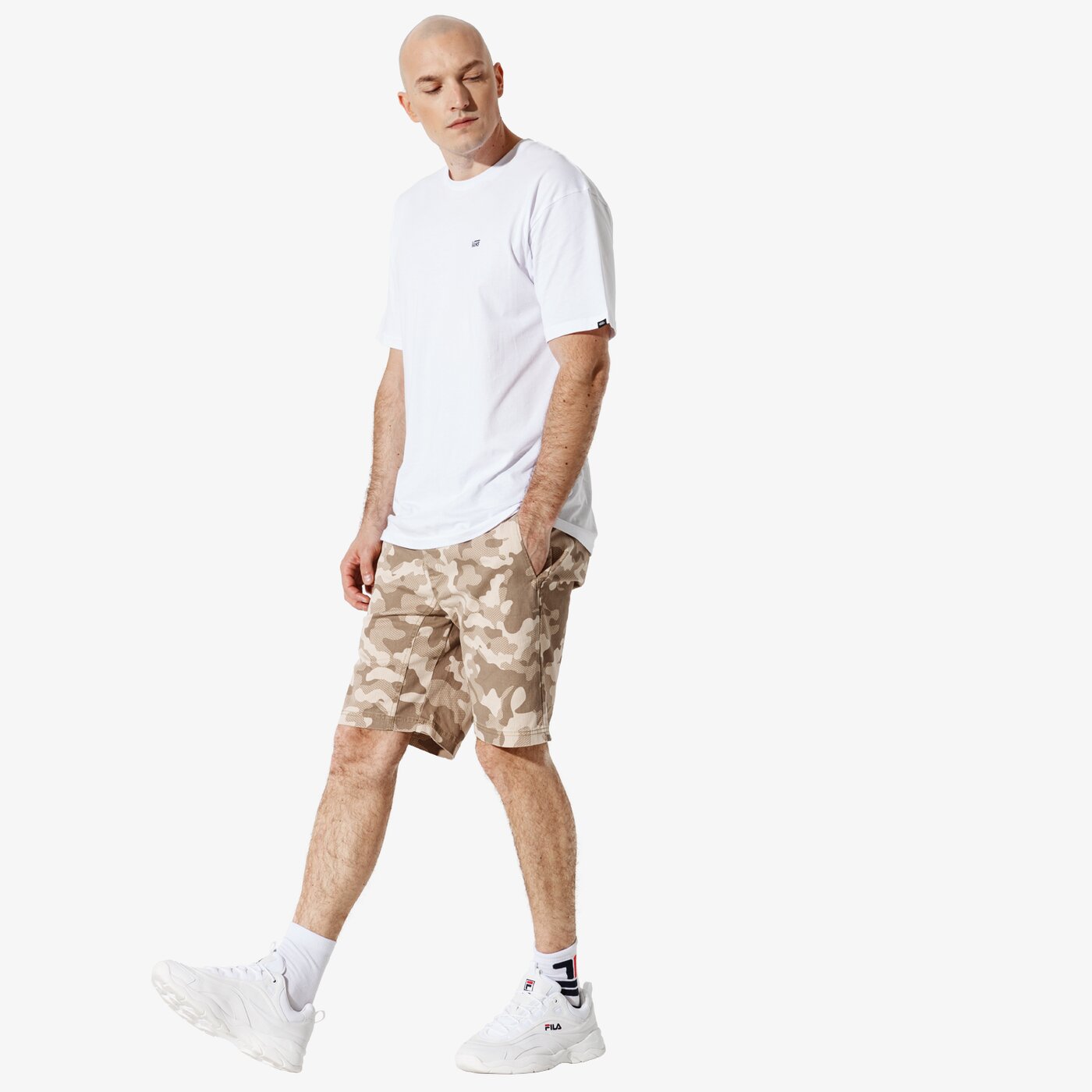 Мъжки къси панталони CONFRONT ШОРТИ CAMO SHORTS cf19szm07002 цвят бежов