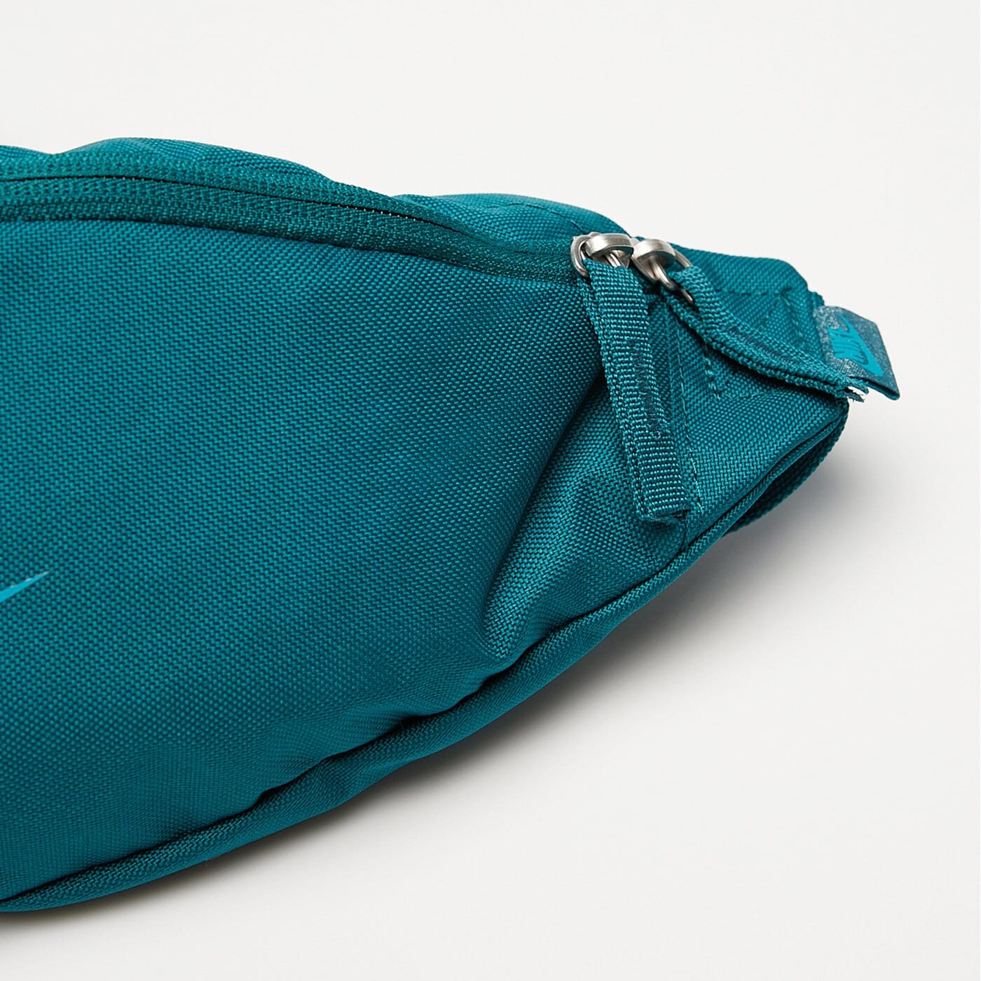 Дамска чанта за кръст NIKE ЧАНТА NK HERITAGE WAISTPACK  db0490-381 цвят зелен