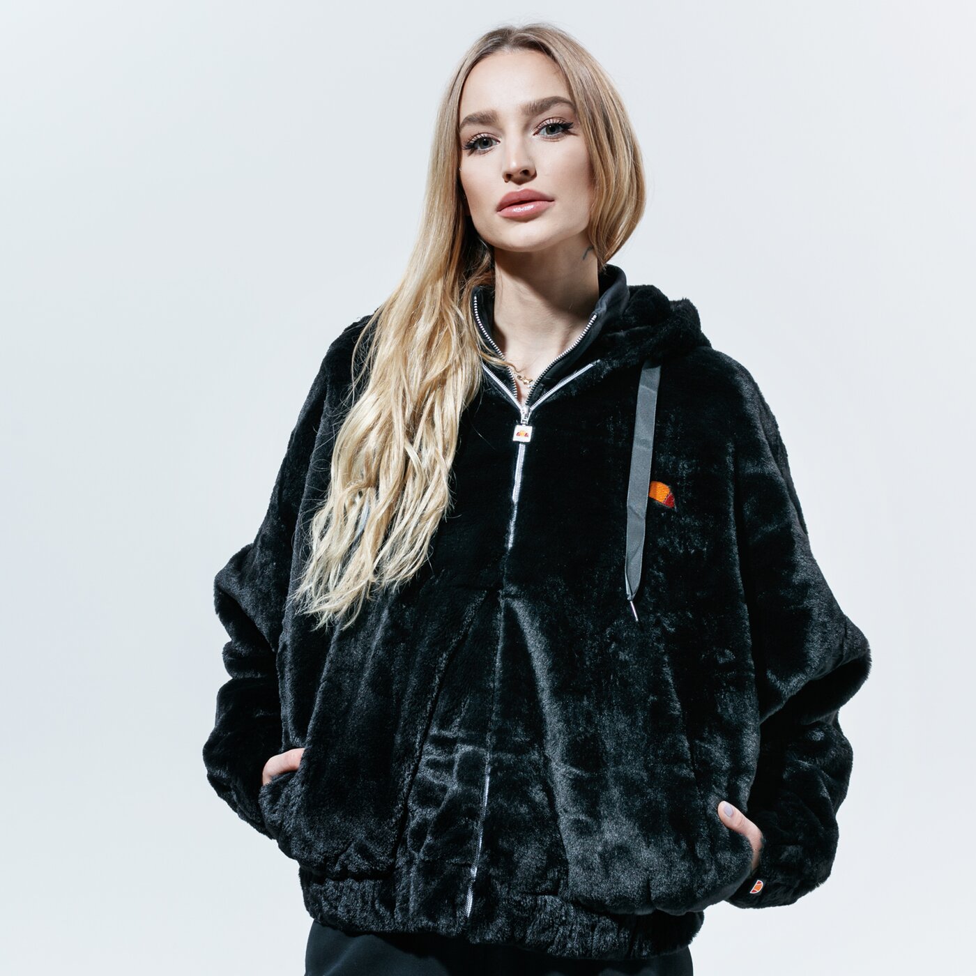 Дамски суичър ELLESSE СУИТЧЪР СЪС ЗАКОПЧАВАНЕ С КАЧУЛКА GIOVANNA sgg03783black цвят черен