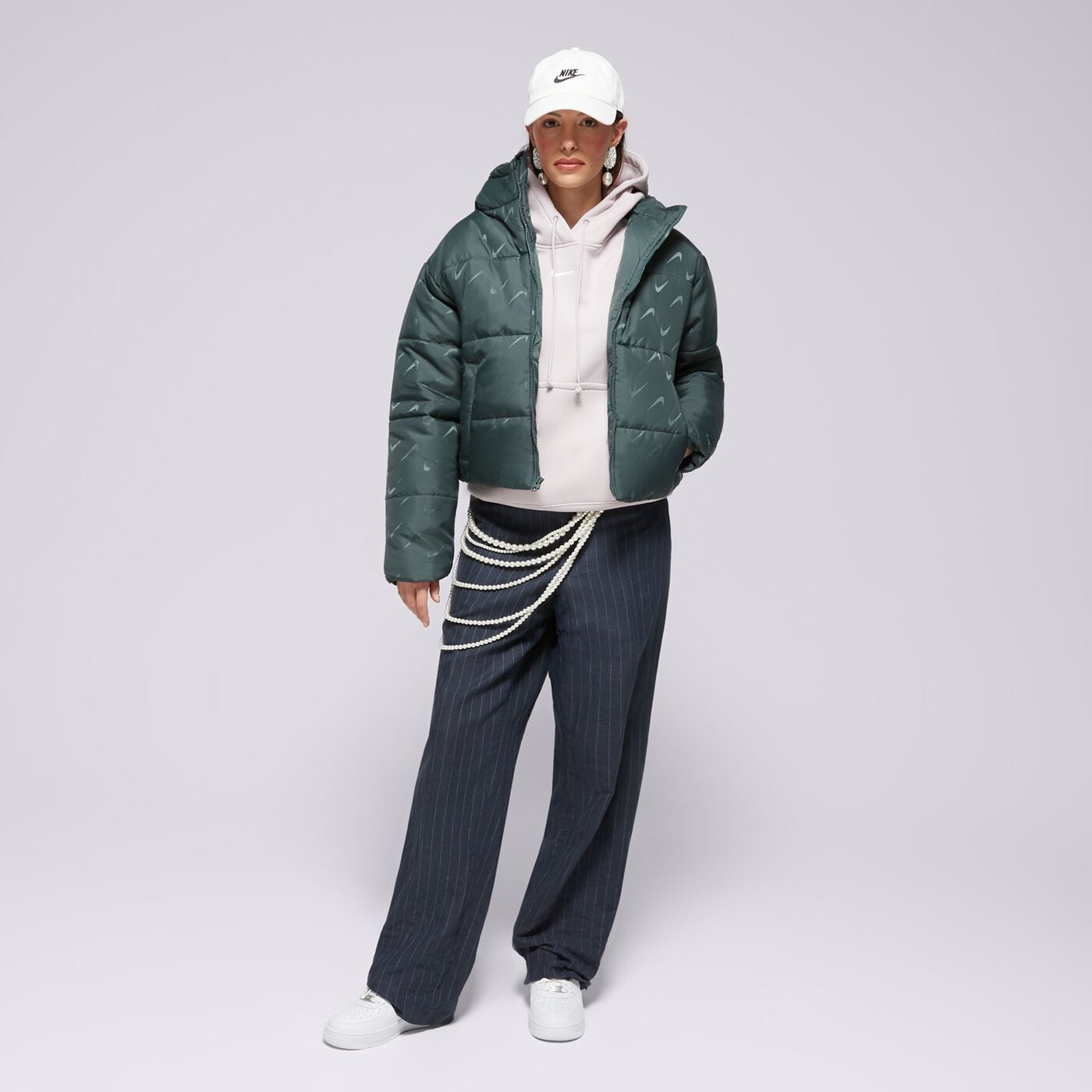 Дамско зимно яке NIKE ЯКЕ ПУХЕН W NSW TF SNFL NK CLSC PFR AOP fv7941-338 цвят зелен