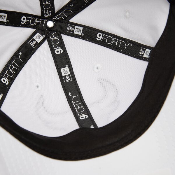 Мъжка шапка с козирка NEW ERA ШАПКА TEAM OUTLINE 940 BULLS CHICAGO BULLS 60503406 цвят бял