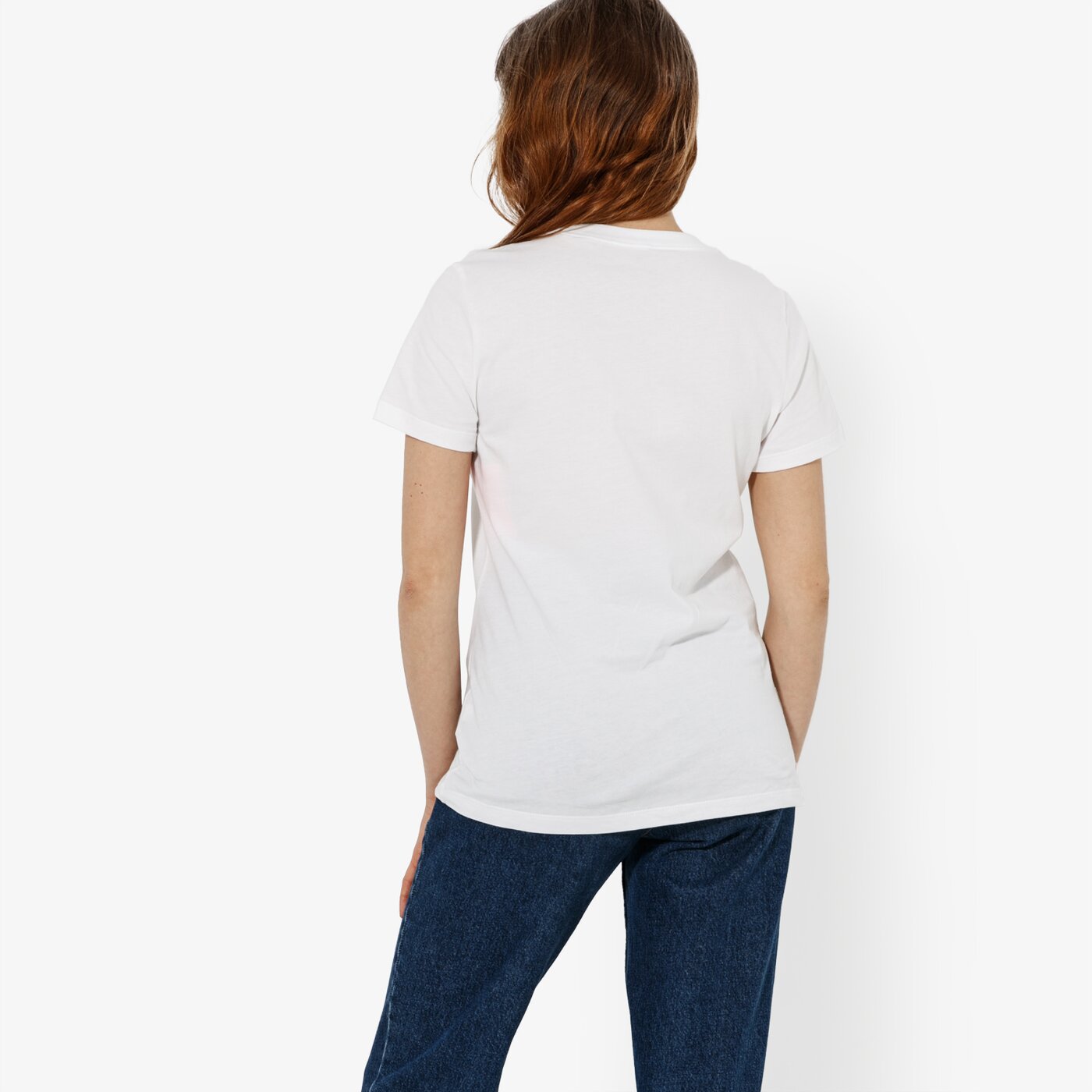 Дамска тениска NIKE ТЕНИСКА SPORTSWEAR ESSENTIAL SPORTSWEAR bv6169-100 цвят бял