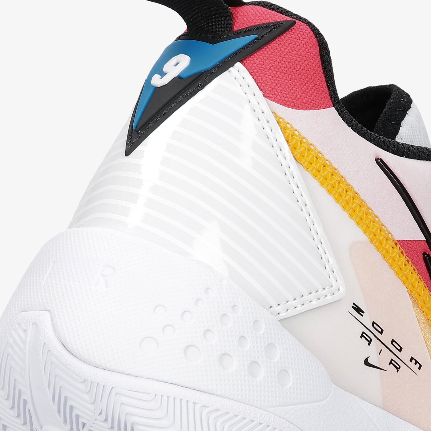 Дамски маратонки JORDAN ZOOM '92 ck9184-102 цвят бял