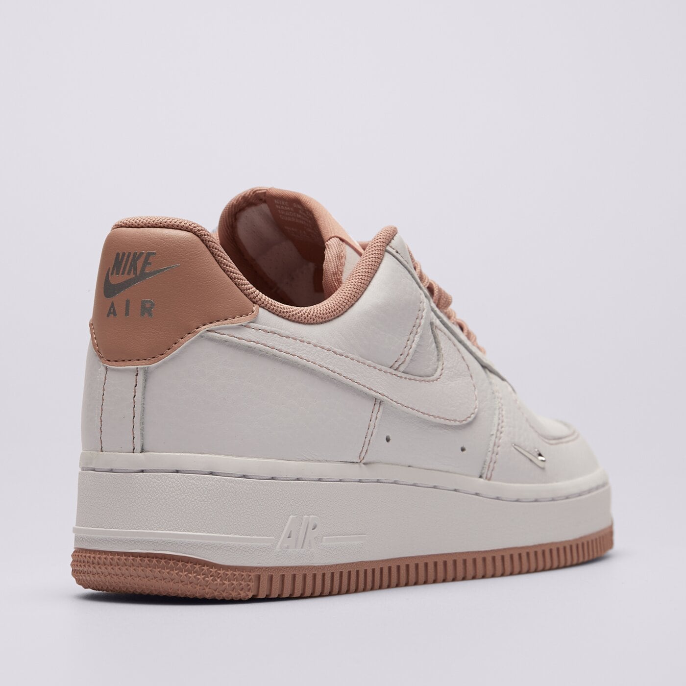 Дамски маратонки NIKE W AIR FORCE 1 '07 MINI JEWEL ib6543-100 цвят бял