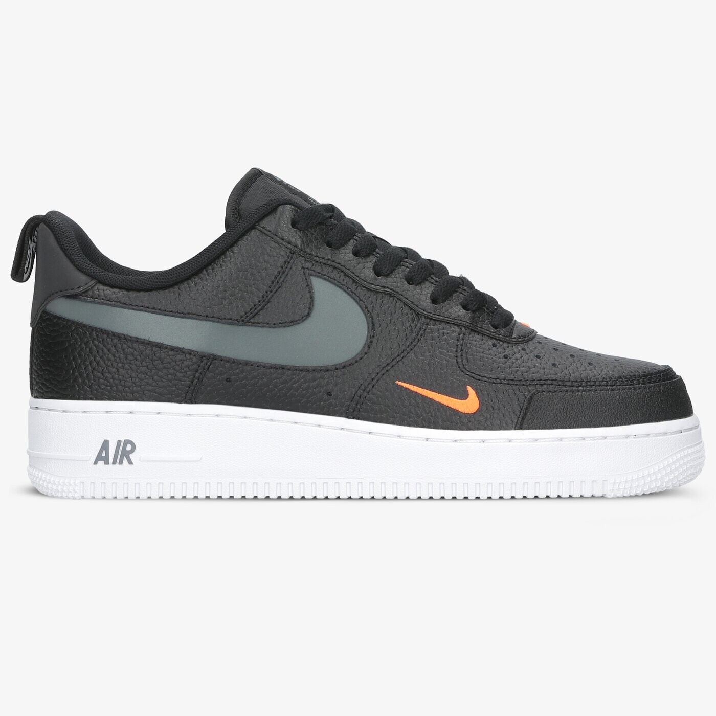 Мъжки маратонки NIKE AIR FORCE 1 LV8 dj6887-001 цвят черен