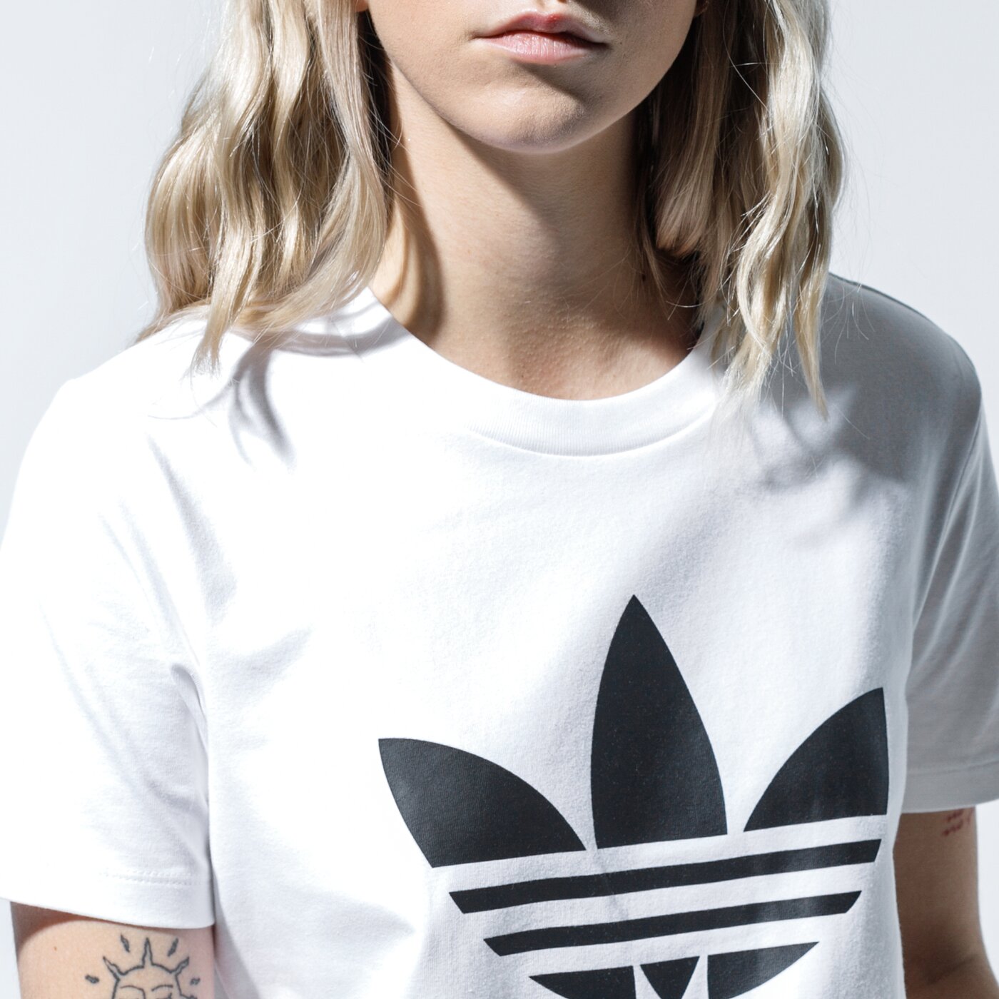 Дамска тениска ADIDAS ТЕНИСКА TREFOIL TEE fm3306 цвят бял