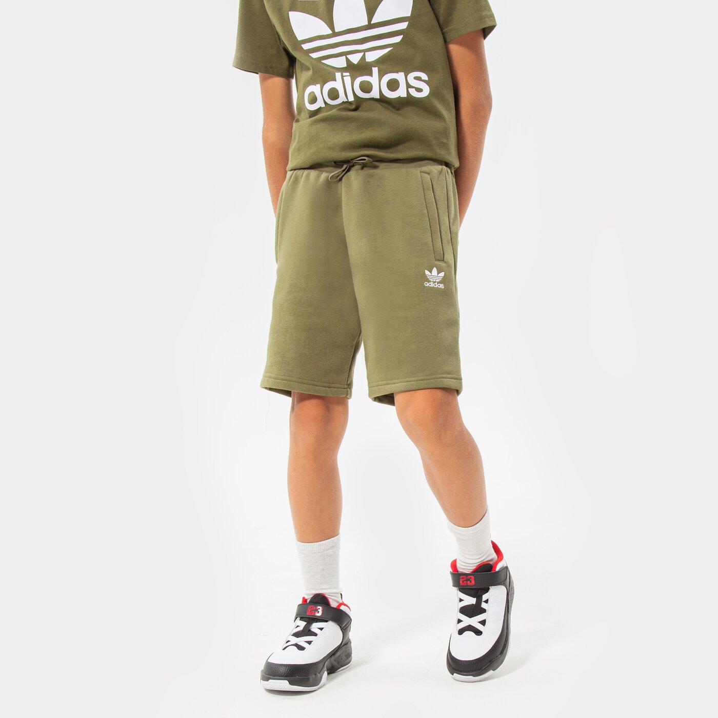  ADIDAS ШОРТИ BOY hd2063 цвят каки