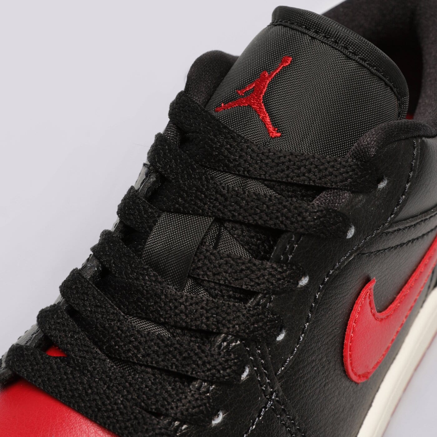 Дамски маратонки AIR JORDAN 1 LOW  dc0774-061 цвят черен