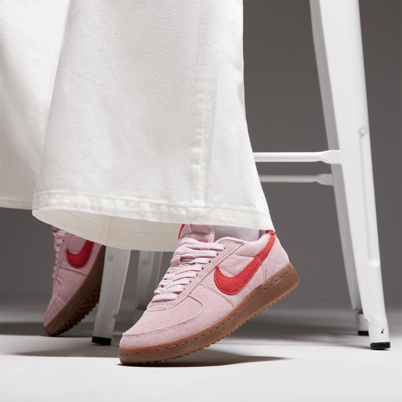 Дамски маратонки NIKE WMNS FIELD GENERAL S&T if1743-602 цвят розов