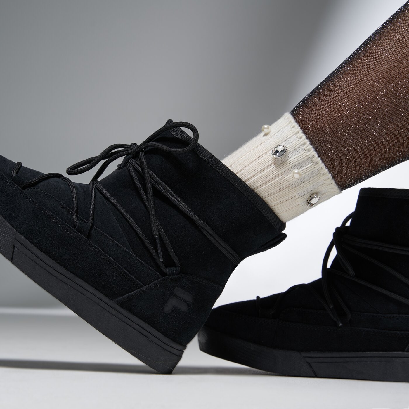 Дамски зимни обувки FILA NAOMI SUEDE 5hm02297001 цвят черен