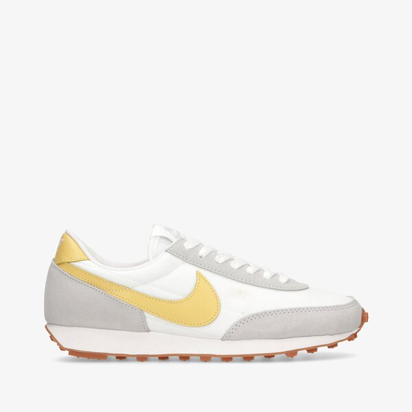 Дамски маратонки NIKE DAYBREAK ck2351-109 цвят бял