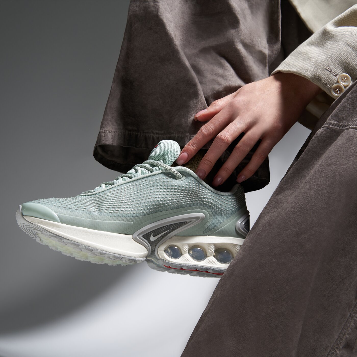 Дамски маратонки NIKE W AIR MAX DN  hj9636-001 цвят зелен