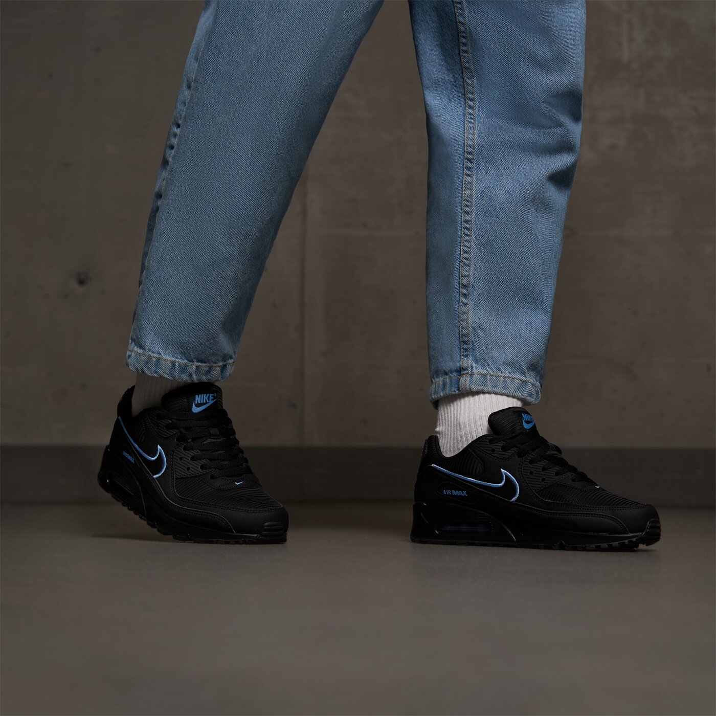 Мъжки маратонки NIKE AIR MAX 90  fj4218-001 цвят черен