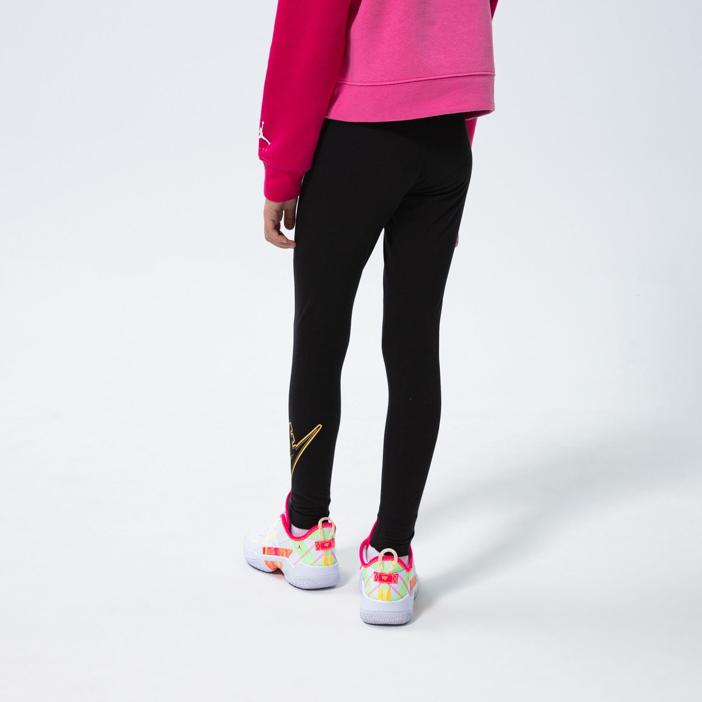 Детски панталони NIKE КЛИН GIRLS' SPORTSWEAR GRAPHIC GIRL dd6278-013 цвят черен