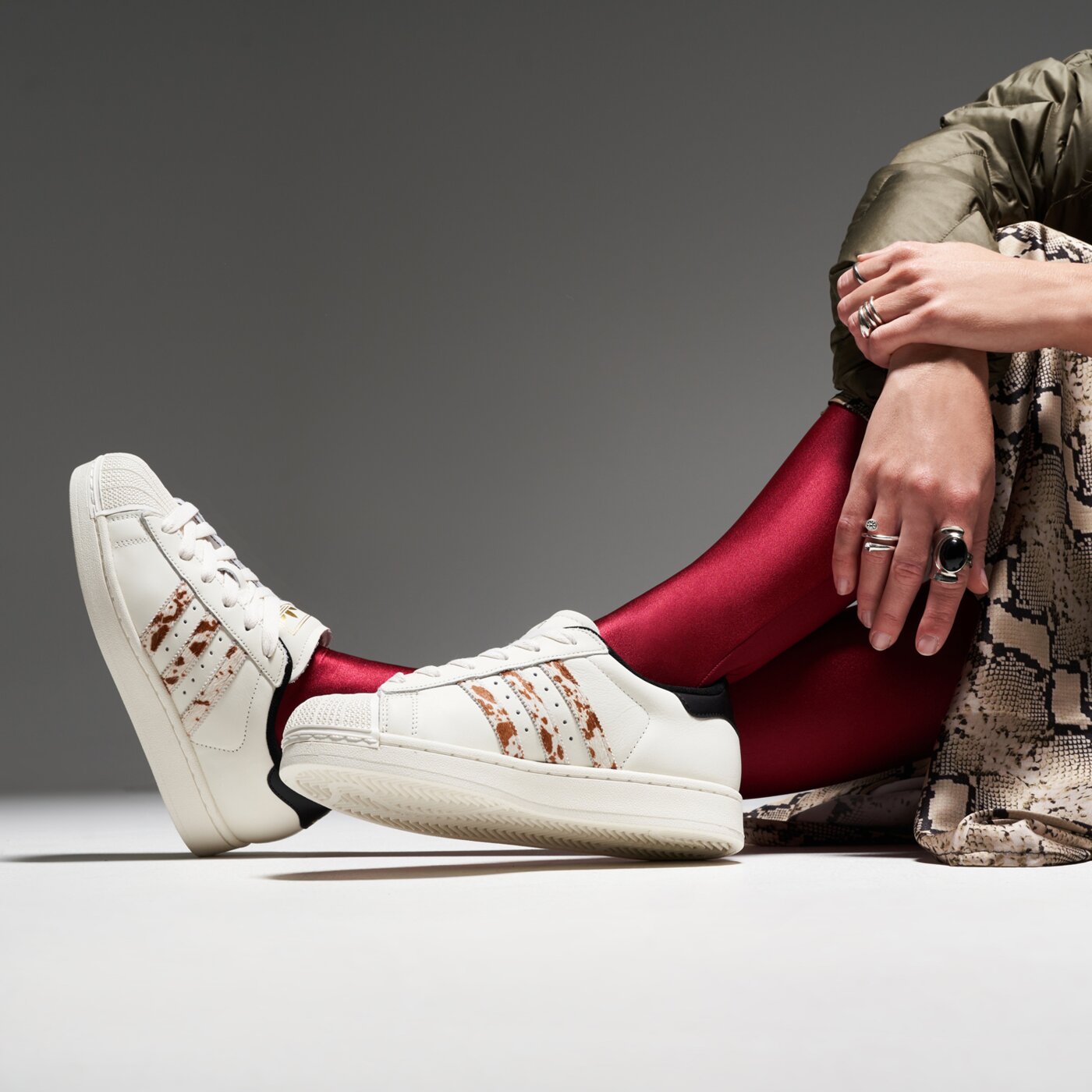 Дамски маратонки ADIDAS SUPERSTAR II W jq6473 цвят бял