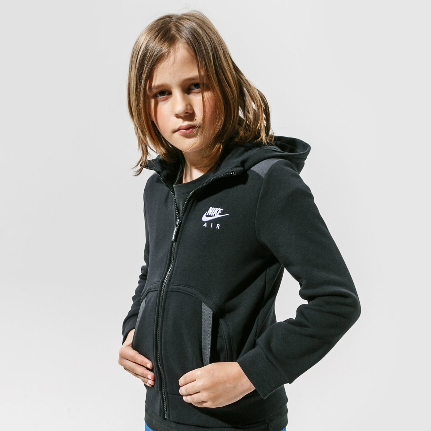 Детски суичър NIKE СУИТЧЪР СЪС ЗАКОПЧАВАНЕ С КАЧУЛКА AIR  da0699-010 цвят черен
