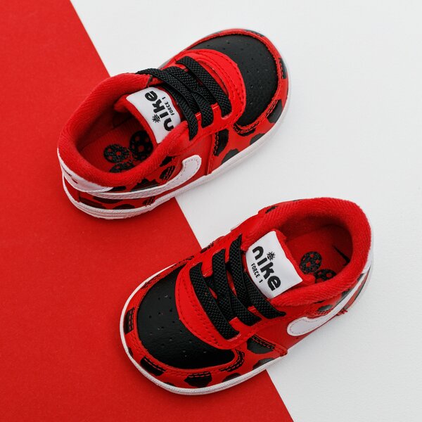 Детски маратонки NIKE FORCE 1 SE CRIB  cz2644-600 цвят червен