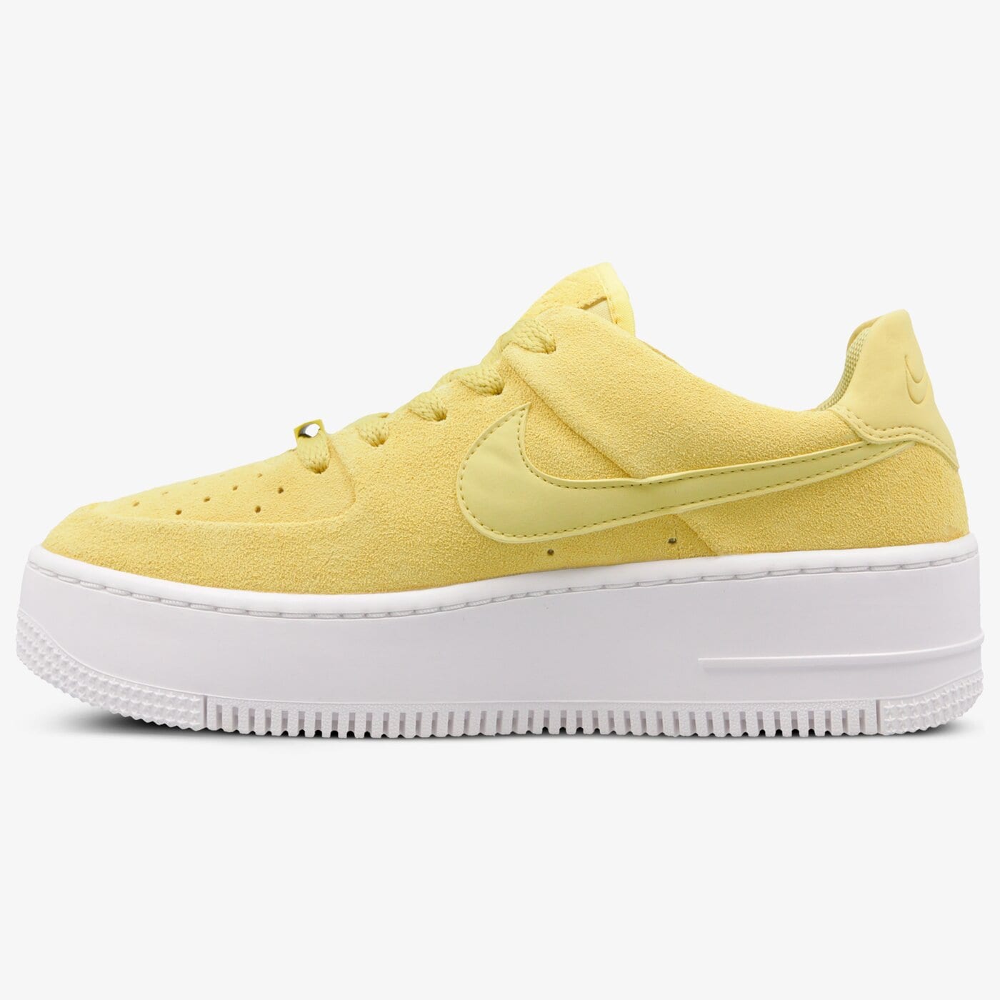 Дамски маратонки NIKE W AIR FORCE 1 SAGE LOW ar5339-300 цвят жълт