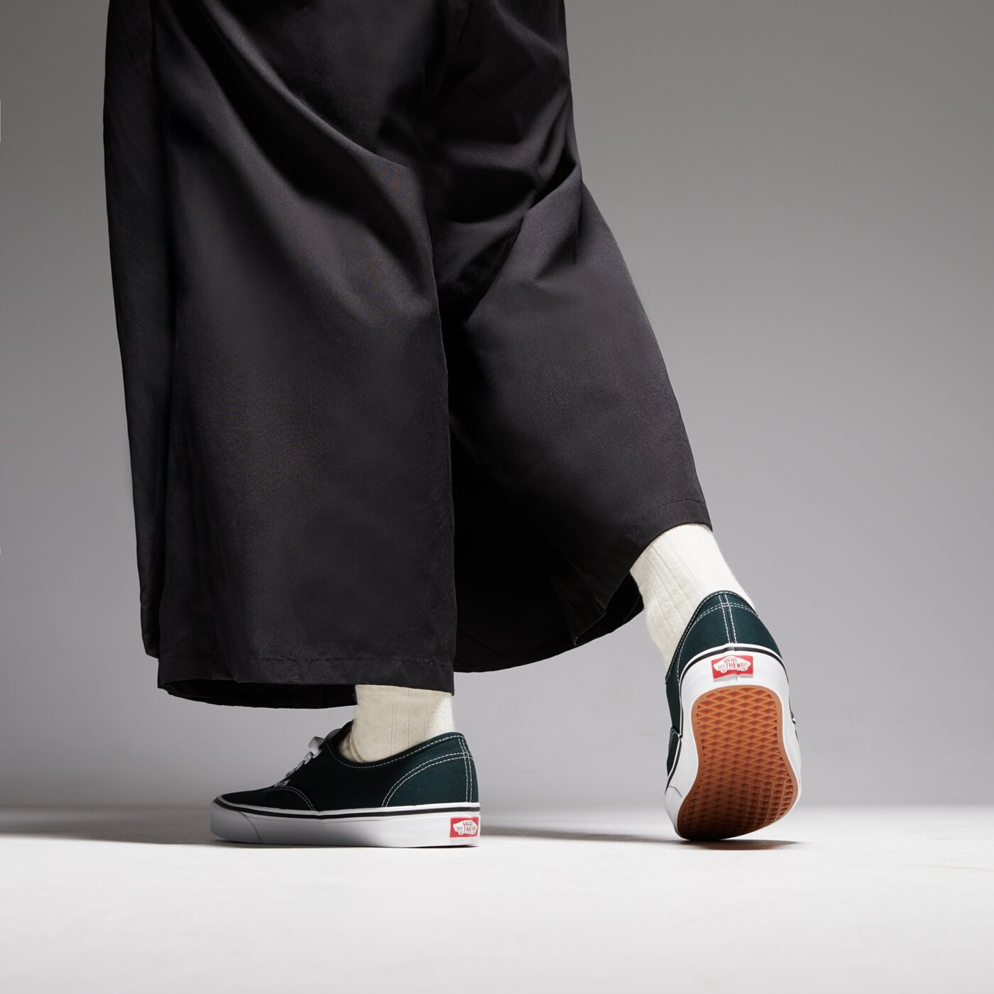 Мъжки маратонки VANS AUTHENTIC  vn000d7yprm цвят зелен