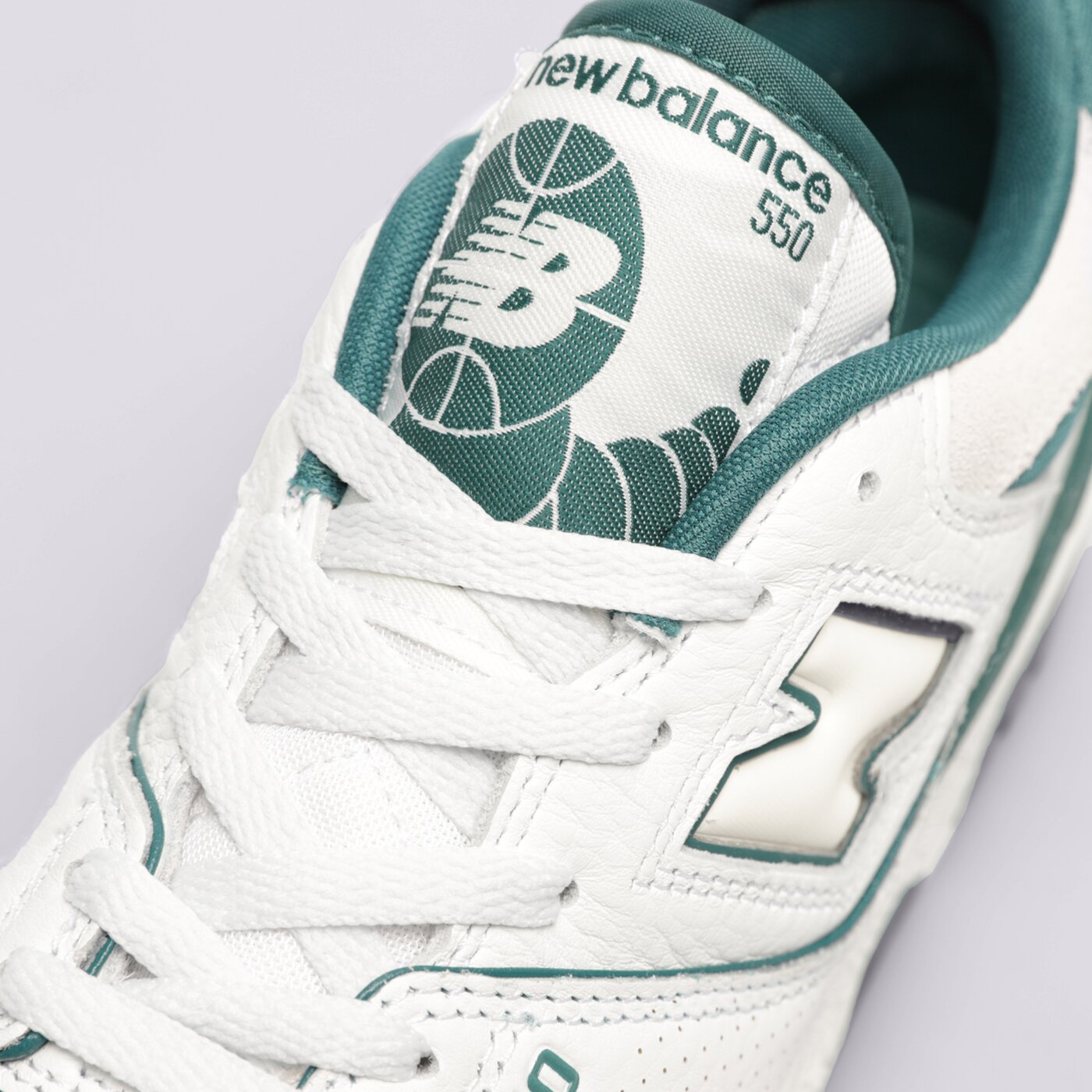 Мъжки маратонки NEW BALANCE 550  bb550sta цвят бял