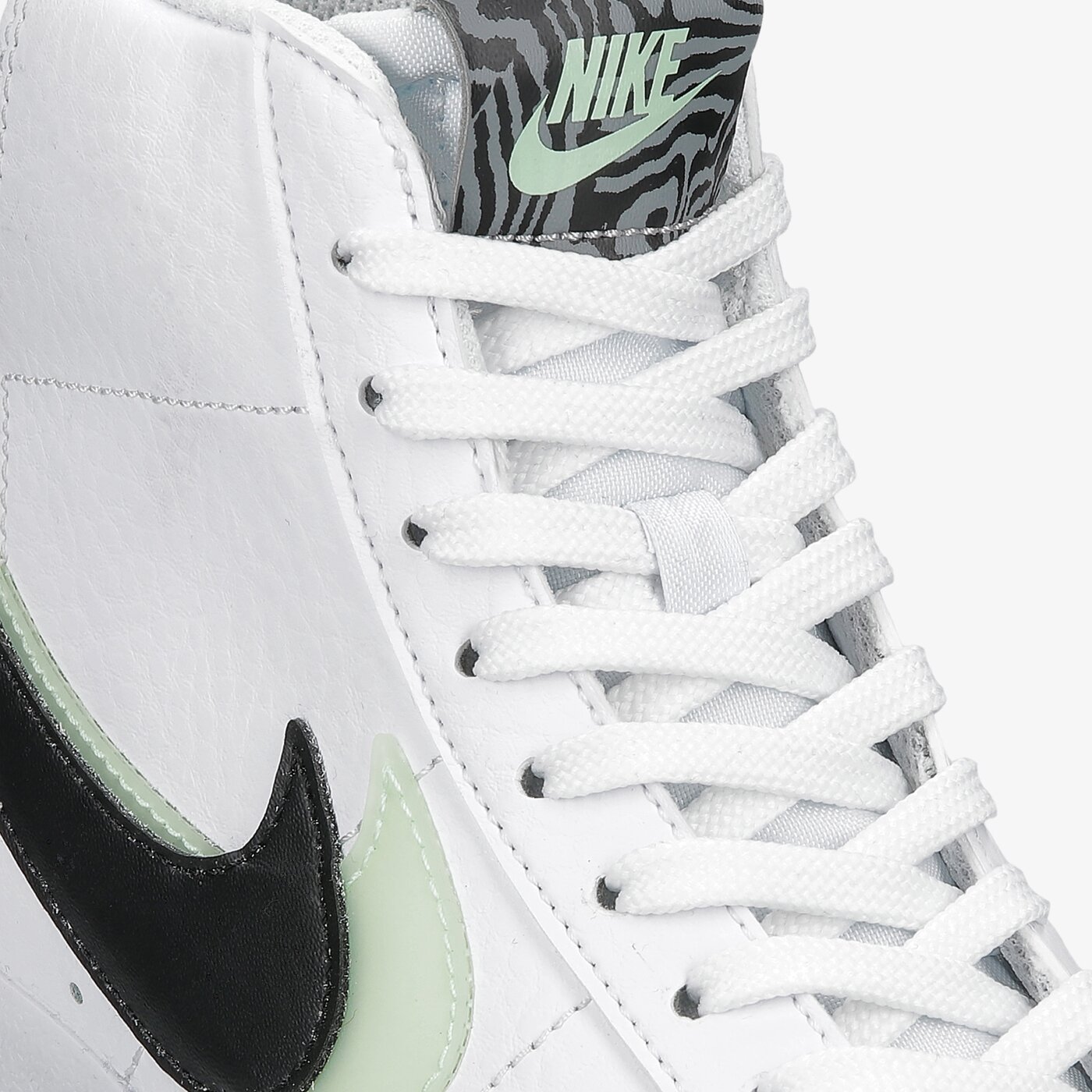 Детски маратонки NIKE BLAZER MID '77 SE dd1847-100 цвят бял