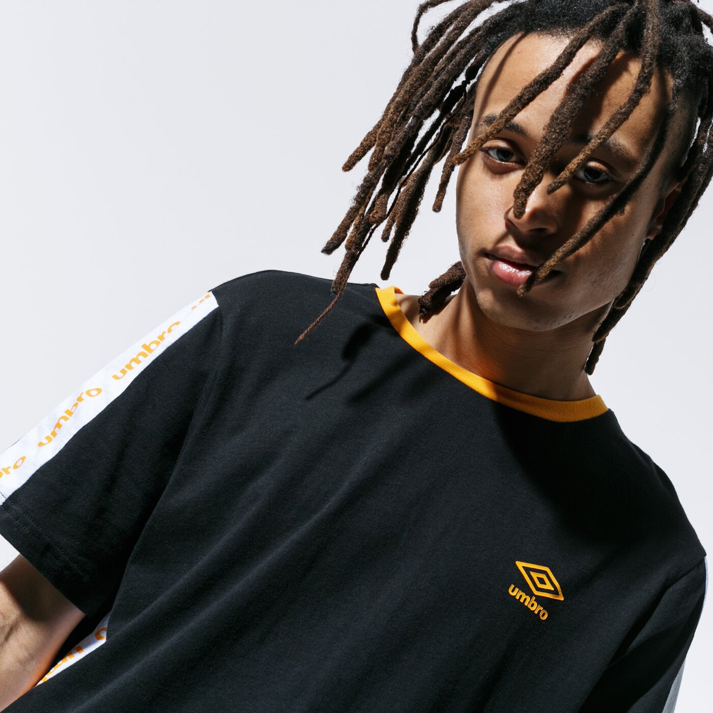 Мъжка тениска UMBRO ТЕНИСКА RETRO TAPE TEE ul39tsm82001 цвят черен