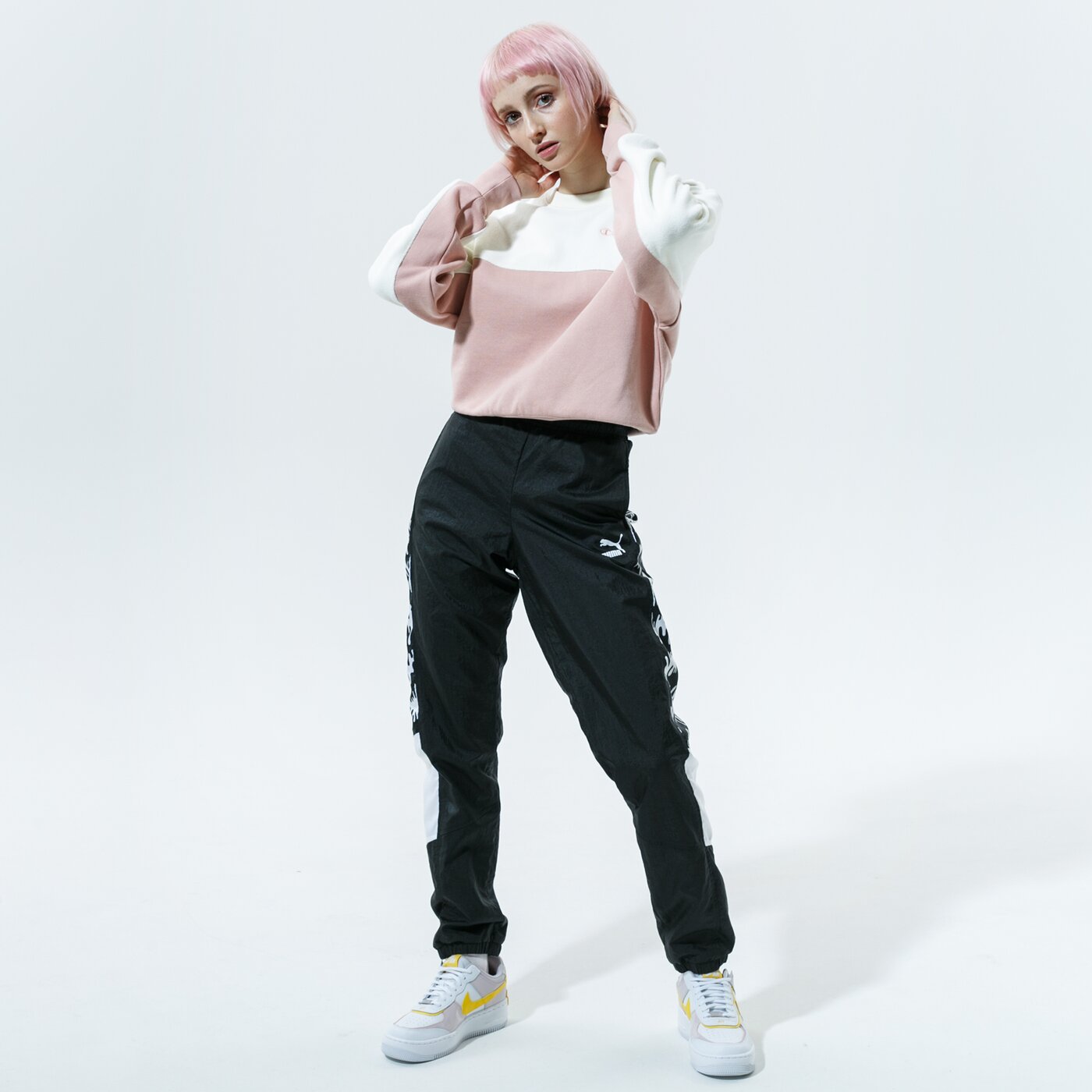 Дамски суичър CHAMPION СУИТЧЪР CREWNECK SWEATER 113232ps144 цвят бежов