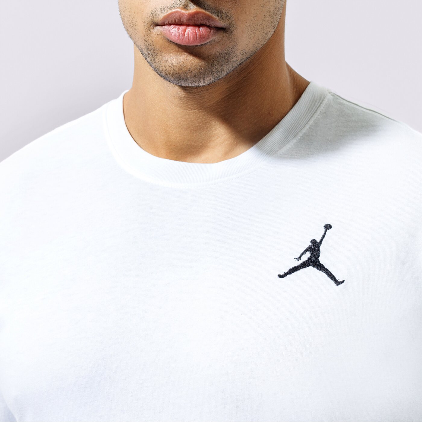 Мъжка тениска JORDAN ТЕНИСКА M J JUMPMAN EMB SS CREW dc7485-100 цвят бял