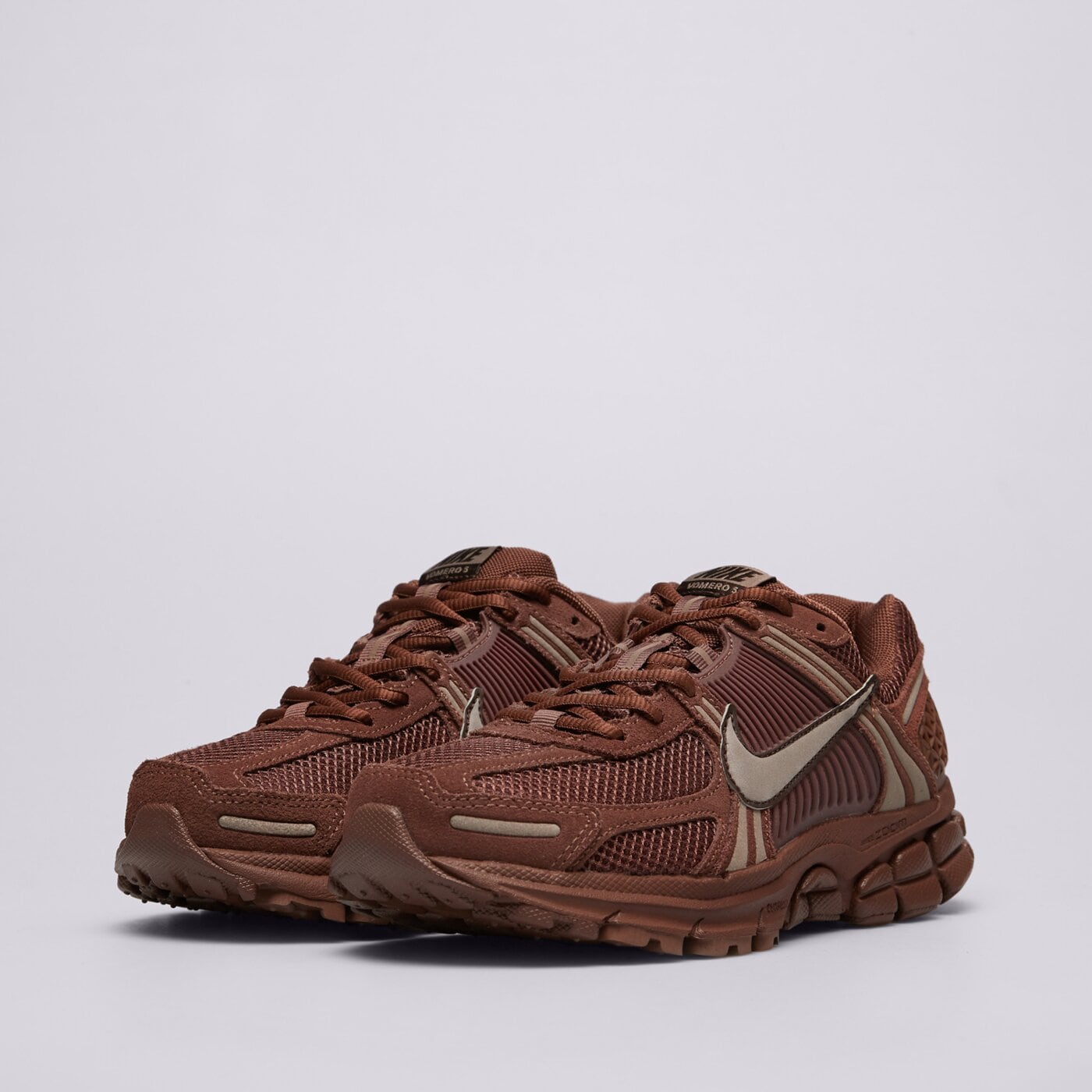 Дамски маратонки NIKE W ZOOM VOMERO 5 SDE hq0458-201 цвят кафяв