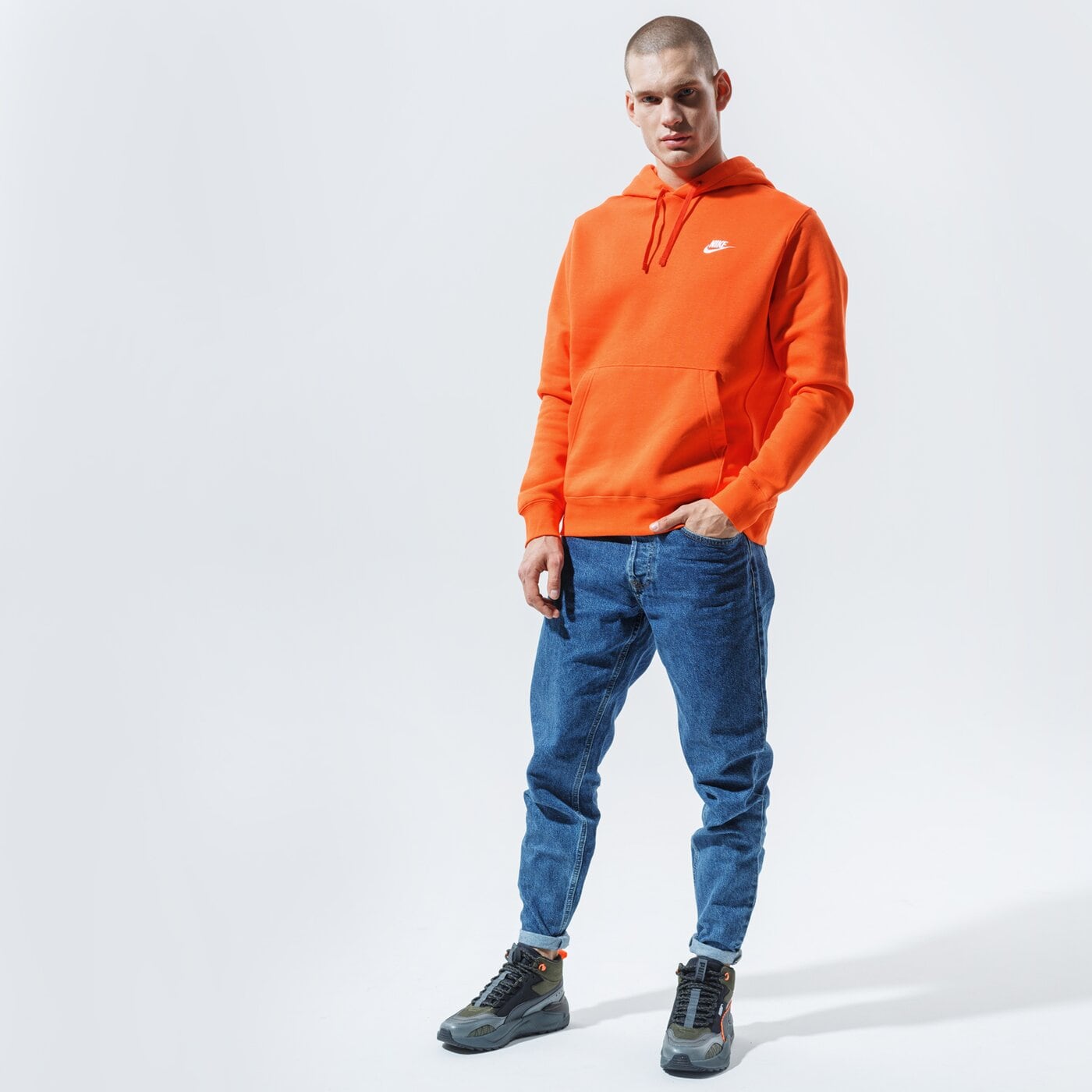 Мъжки суичър NIKE СУИТЧЪР С КАЧУЛКА SPORTSWEAR CLUB FLEECE bv2654-837 цвят оранжев