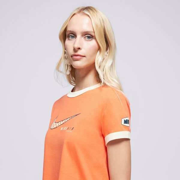 Дамска тениска NIKE ТЕНИСКА W NSW CLUB SS TEE MOTO RGR hq1707-842 цвят червен