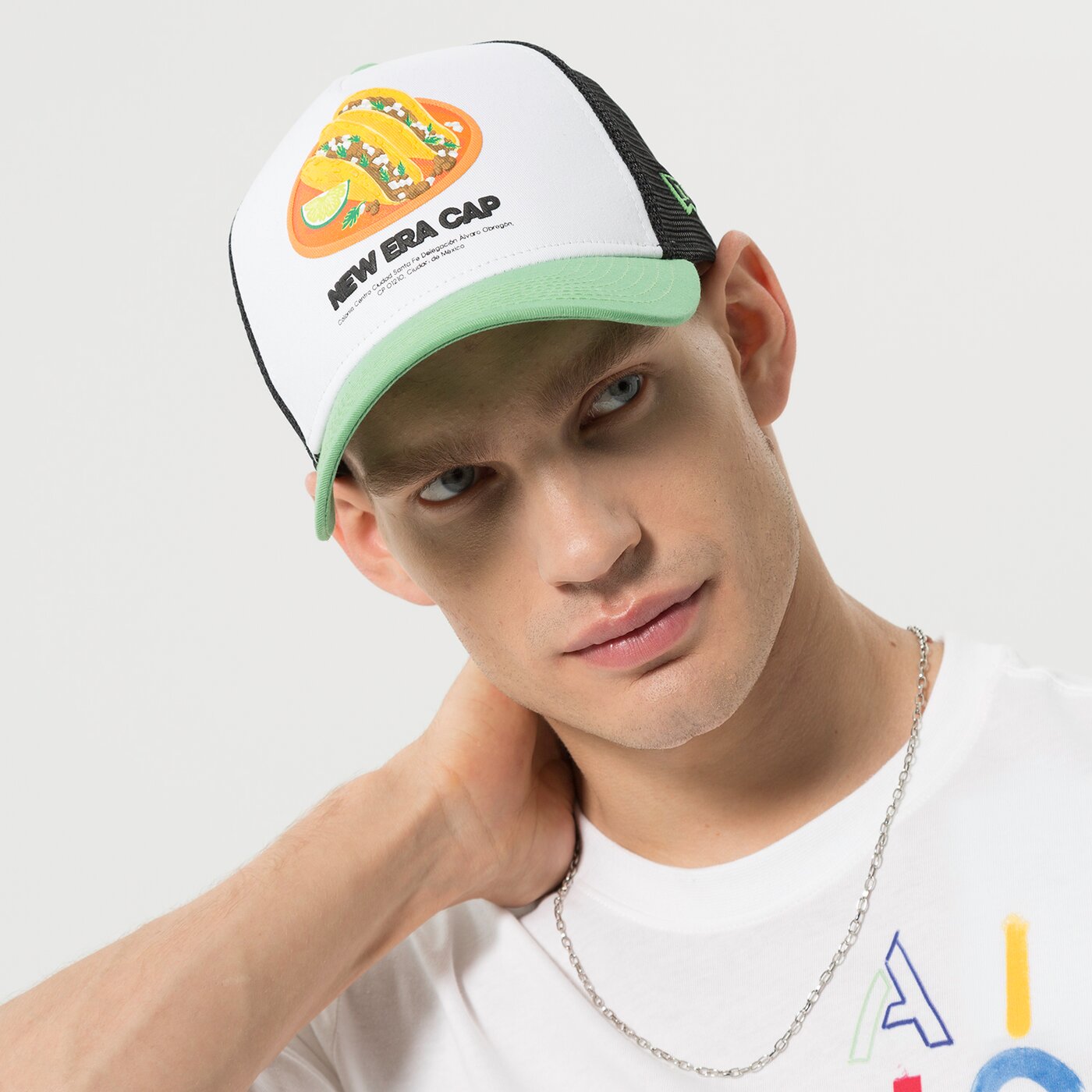 Мъжка шапка с козирка NEW ERA ШАПКА FOOD PACK TRUCKER GRN NEW ERA TRGWHI 60240633 цвят зелен