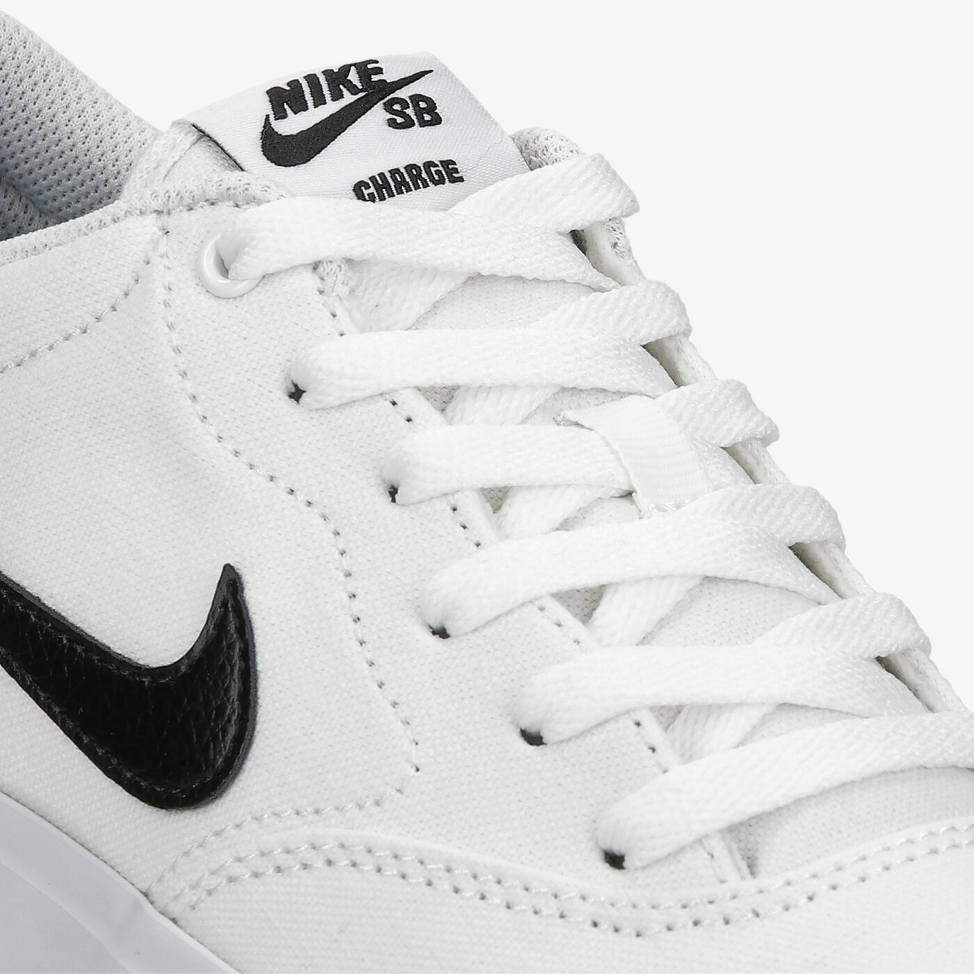 Мъжки маратонки NIKE SB CHARGE SOLARSOFT TEXTILE cd6279-101 цвят бял