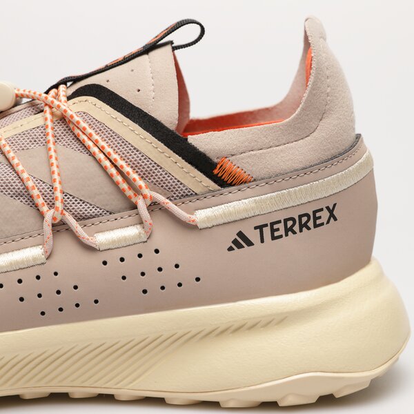 Мъжки туристически обувки ADIDAS TERREX VOYAGER 21 hp8614 цвят бежов