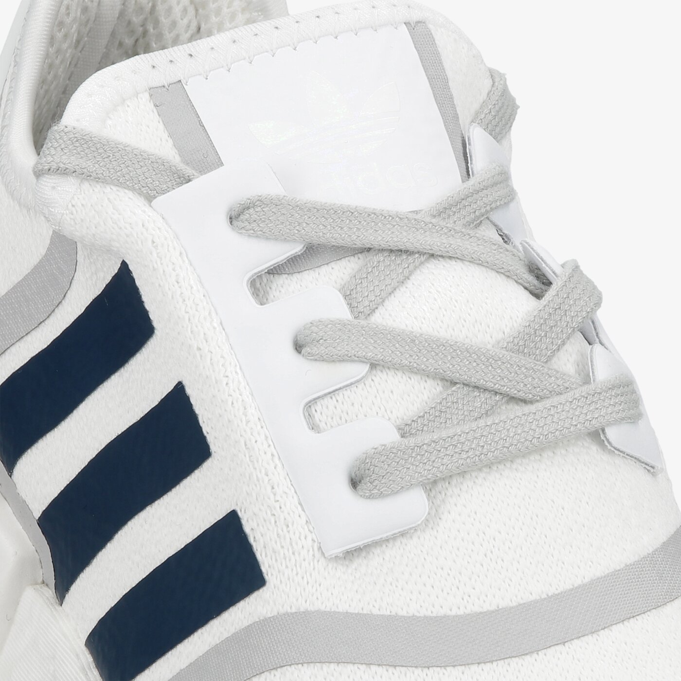 Мъжки маратонки ADIDAS NMD_R1 g55576 цвят бял