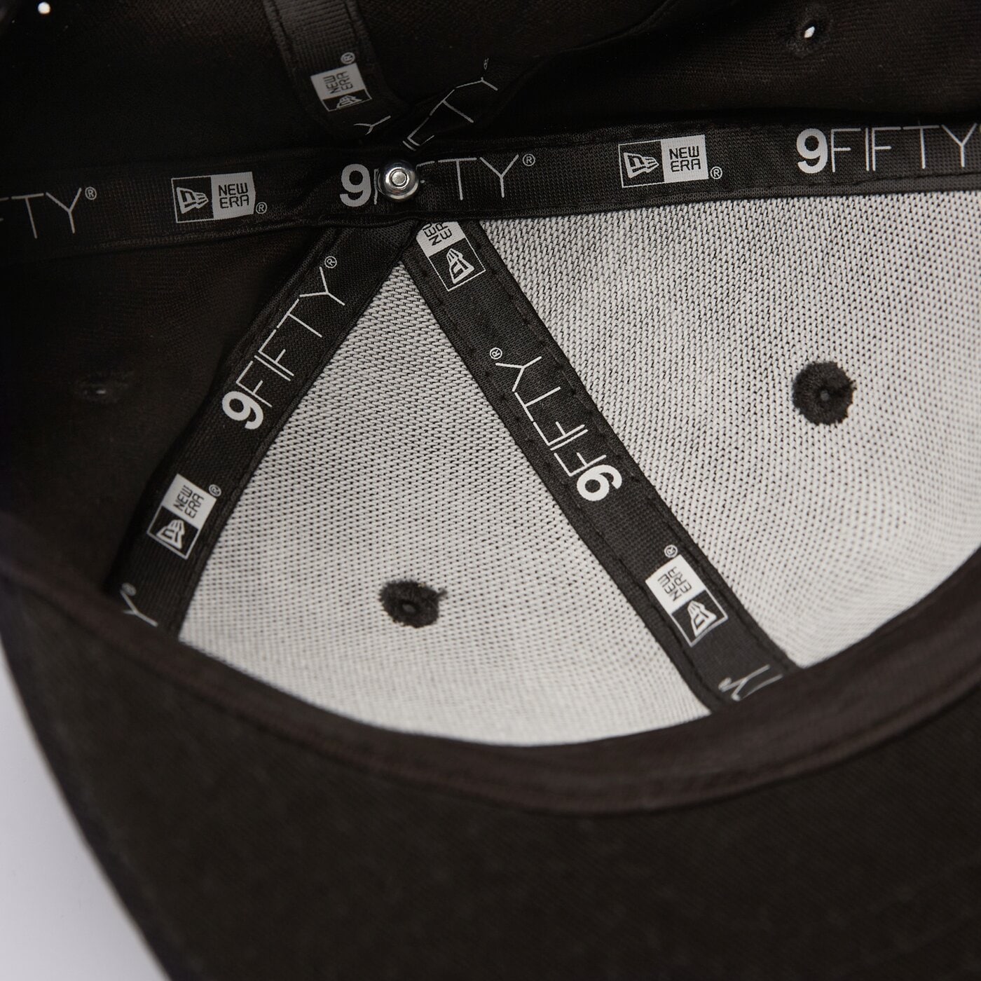 Дамска шапка с козирка NEW ERA MLB NEW YORK YANKEES 9FIFTY SNAPBACK CAP BASIC 9FIFT 11180833 цвят черен