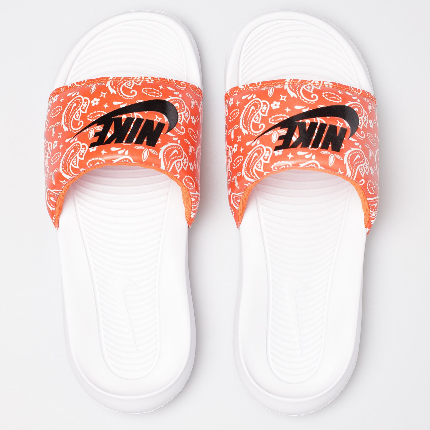 Дамски чехли и сандали NIKE VICTORI ONE cn9676-800 цвят многоцветен