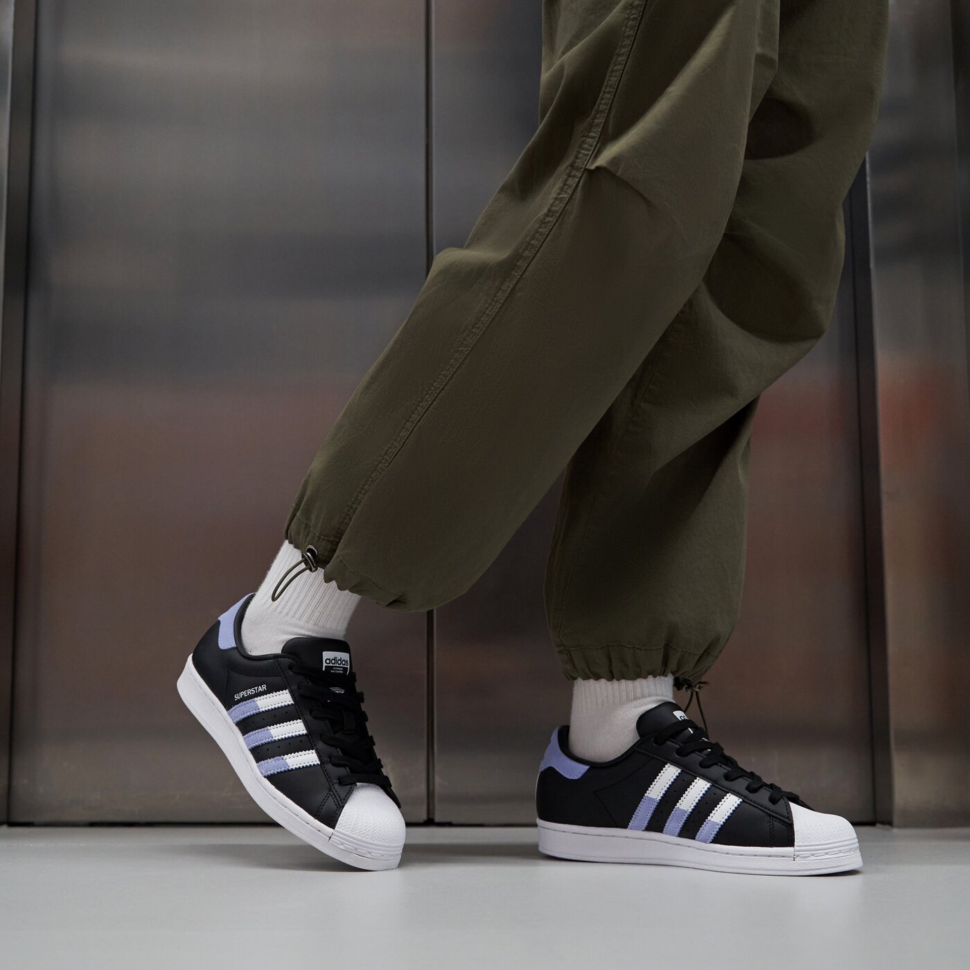 Детски маратонки ADIDAS SUPERSTAR J  hq8729 цвят черен