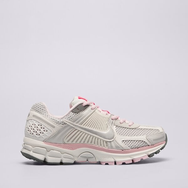 Дамски маратонки NIKE W ZOOM VOMERO 5 GCEL CN  fn3695-001 цвят розов